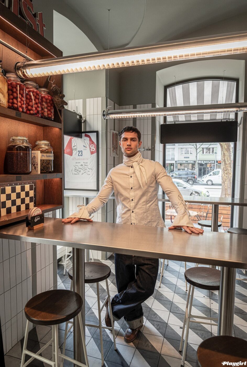 Full look: Oliver Kuzma.